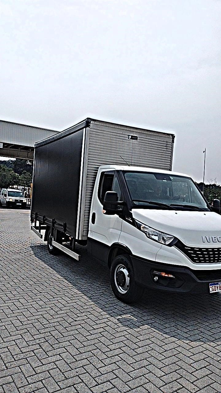 Operação de descarga Maori Transportes